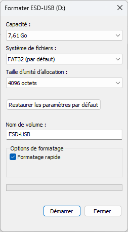 la clé USB doit etre formater en fat 32 avant de recevoir le bios