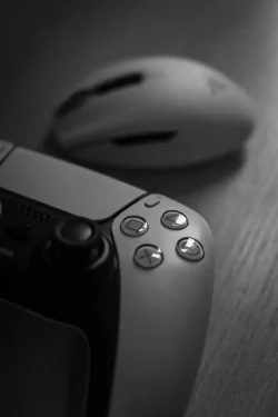 mantette PS5 et souris pc mantette PS5 et souris pc